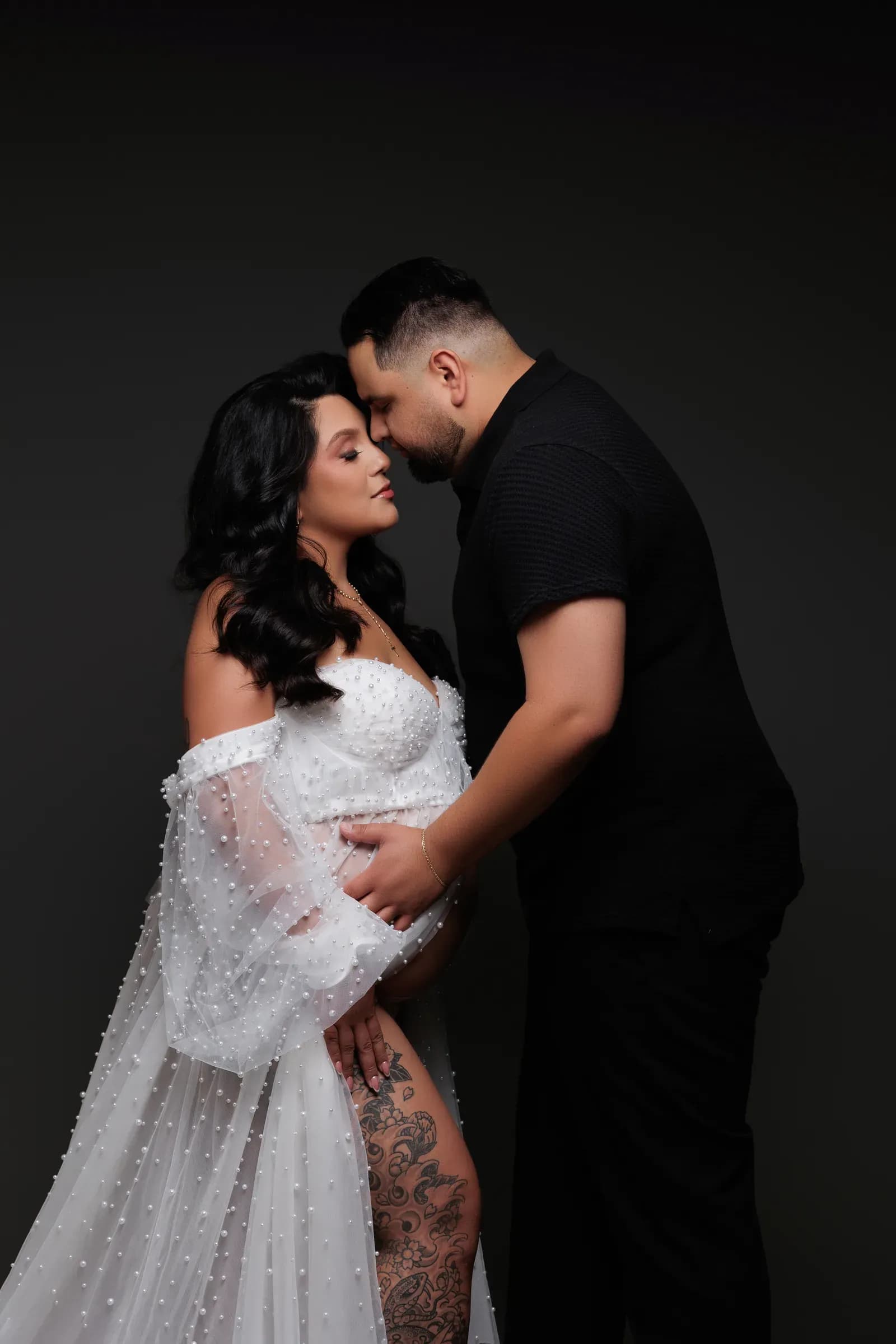 Maternity session at Natalie Vell Studio — photo 1