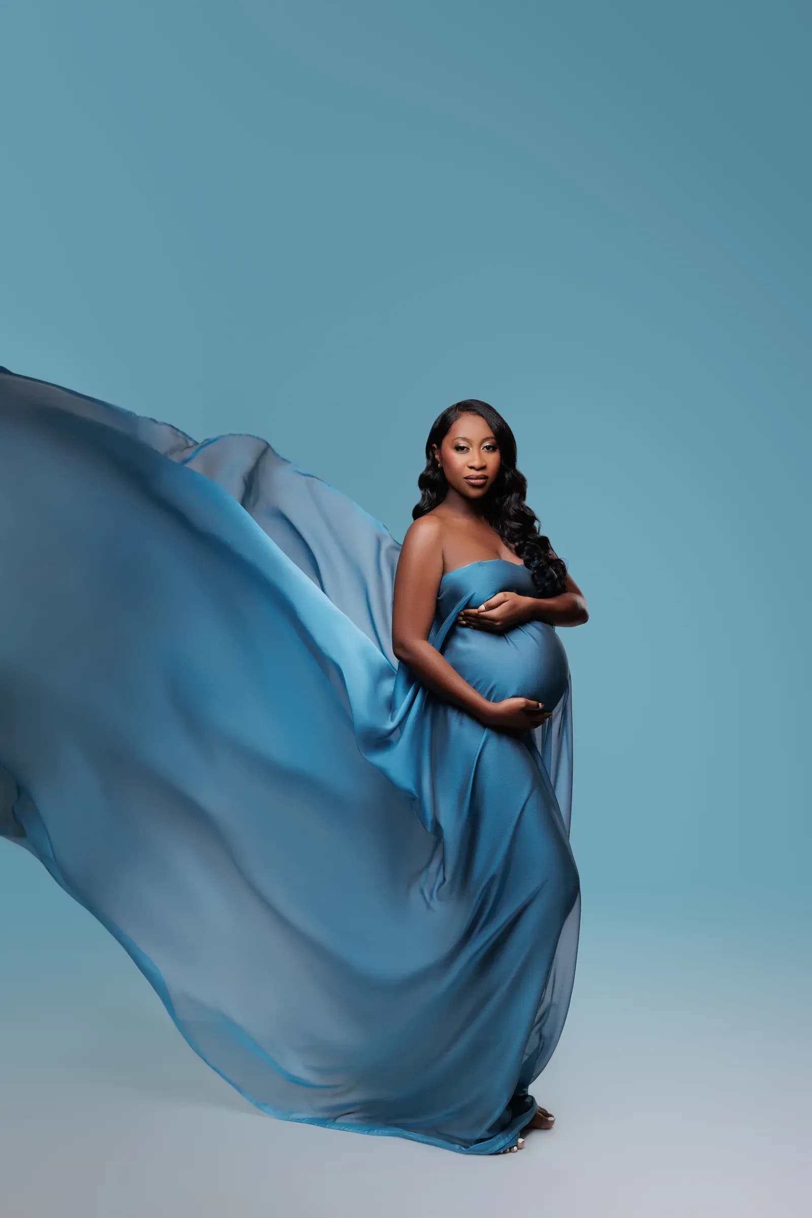 Maternity session at Natalie Vell Studio — photo 3