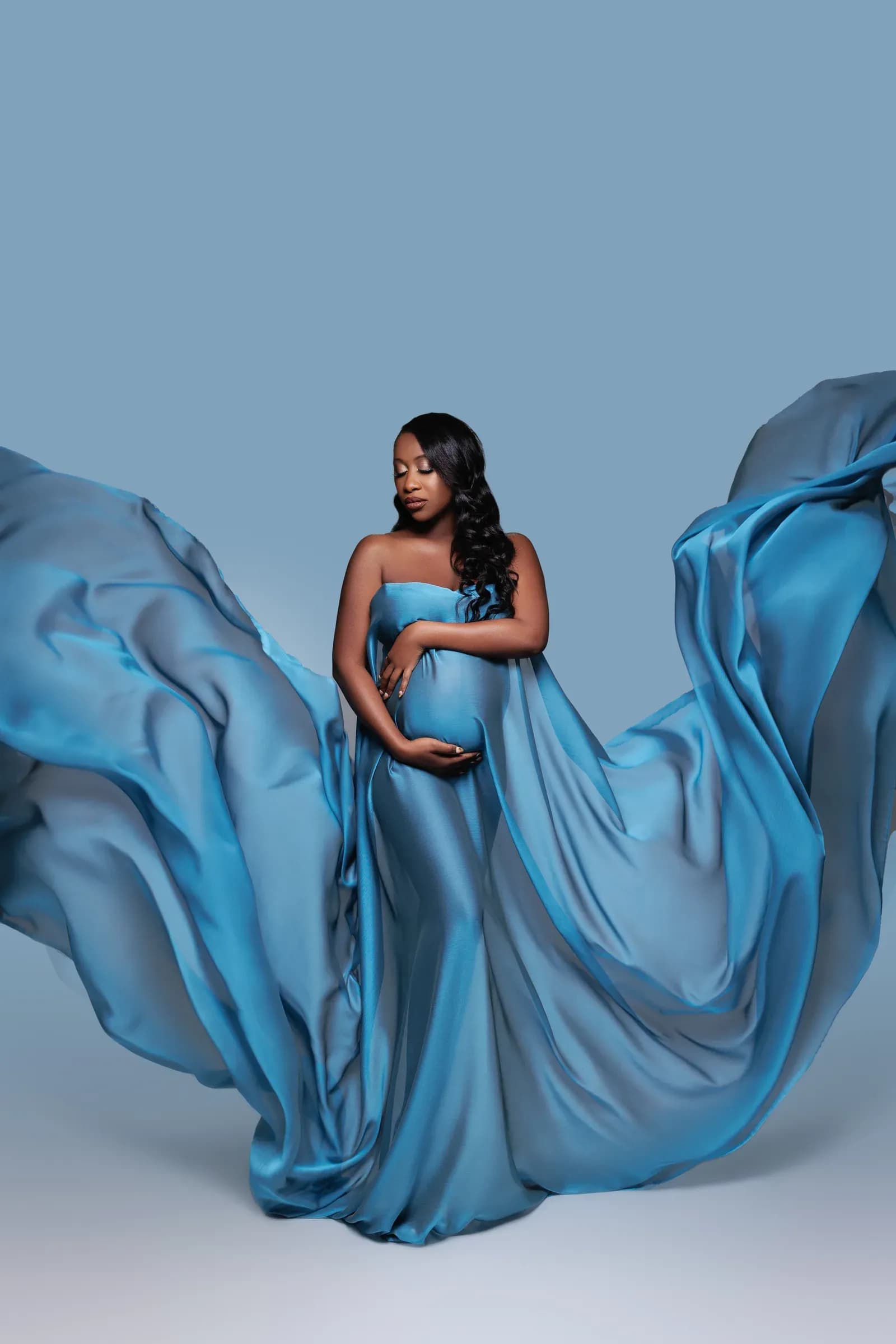 Maternity session at Natalie Vell Studio — photo 4